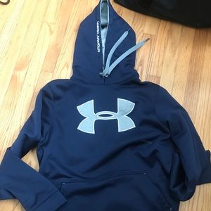 Under armour sweatshirt / hoodie